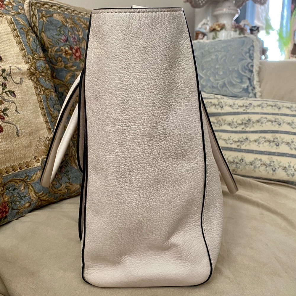 Kate Spade | Longacre Court Cal Pebble Tassel Tote Bag - Picture 11 of 14